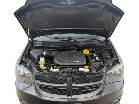 Used 2017 Dodge Grand Caravan GT FWD image 16