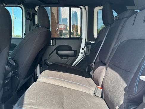 Used 2023 Jeep Wrangler Unlimited Rubicon 4xe image 15