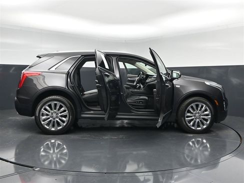 Used 2017 Cadillac XT5 Premium Luxury AWD/4WD image 31