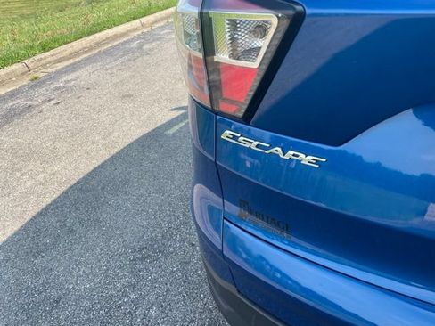 Used 2017 Ford Escape Titanium FWD image 8