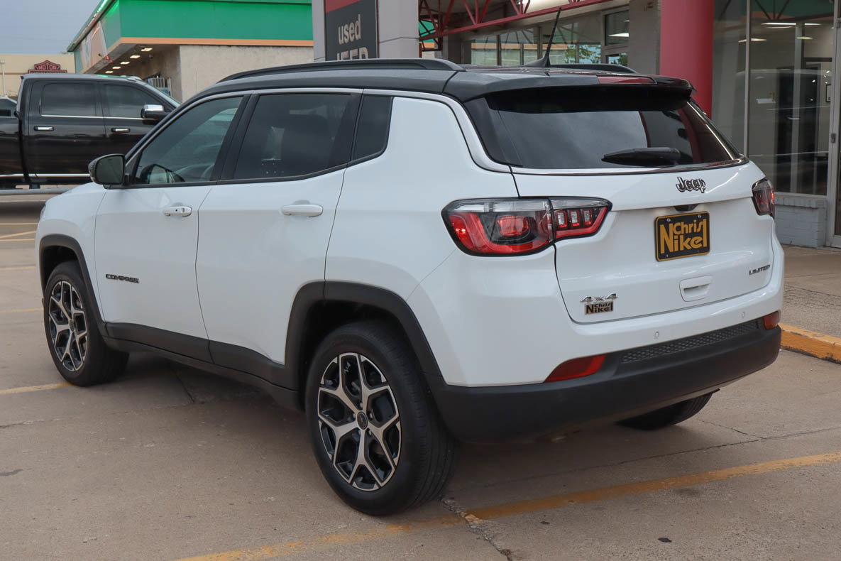 Used 2025 Jeep Compass Limited AWD/4WD image 6