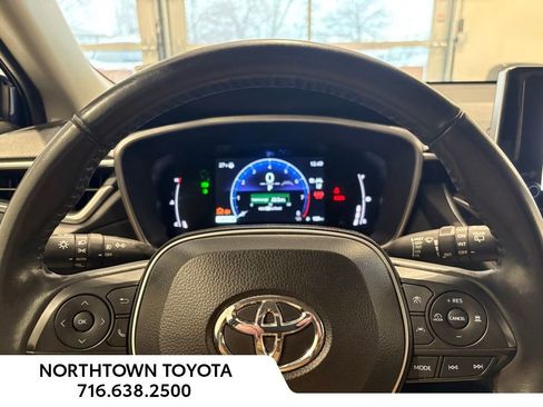 Used 2024 Toyota Corolla Cross XLE image 17