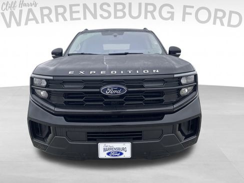 New 2025 Ford Expedition Max Active image 2