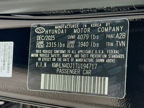 New 2026 Hyundai Elantra Limited FWD image 23