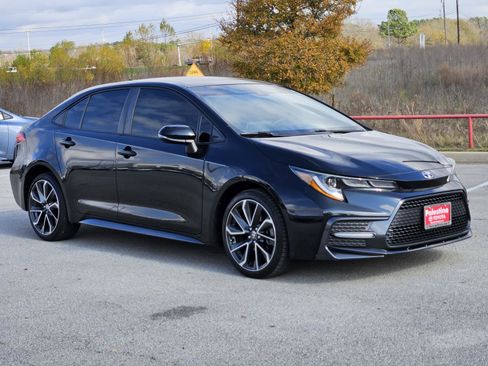 Used 2021 Toyota Corolla SE image 2