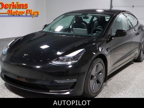 Used 2022 Tesla Model 3 Long Range image 1