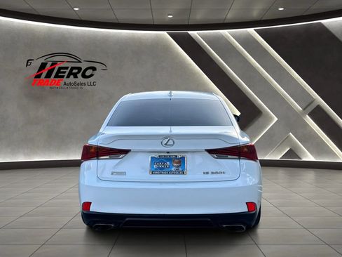 Used 2017 Lexus IS 200t F Sport w/ F Sport Package RWD image 5