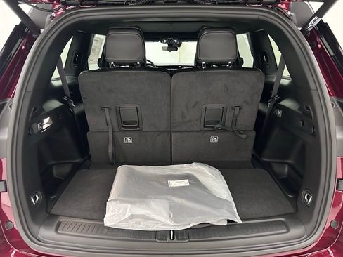 New 2025 Jeep Grand Cherokee L Limited image 8