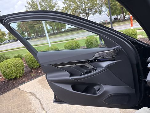 New 2026 BMW 530i xDrive w/ Executive Package image 20