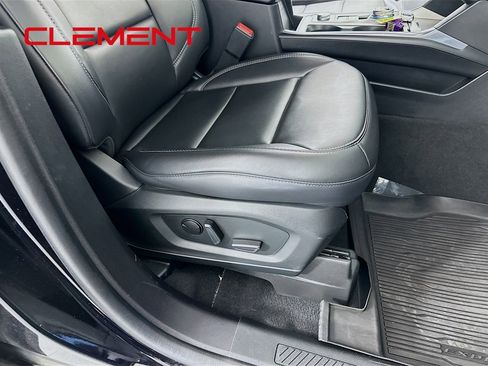 Certified 2022 Ford Explorer XLT w/ Equipment Group 202A image 34