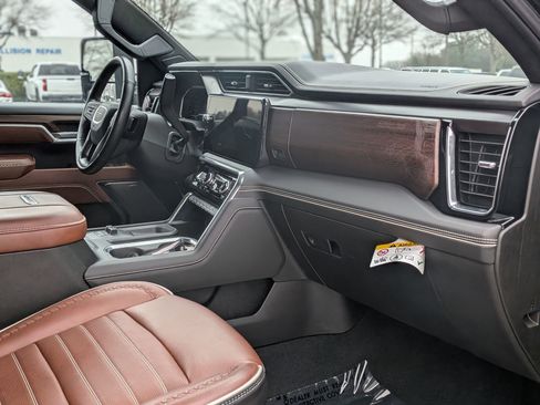 Certified 2024 GMC Sierra 2500 Denali Ultimate image 22