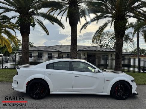 Used 2022 Dodge Charger Scat Pack RWD image 5