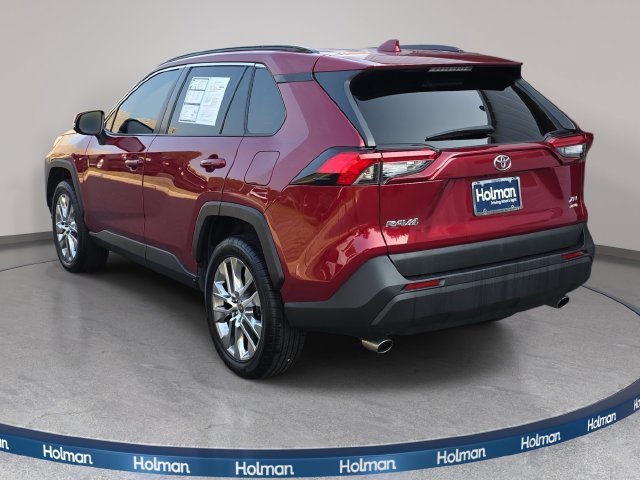 Certified 2021 Toyota RAV4 XLE Premium AWD/4WD image 7