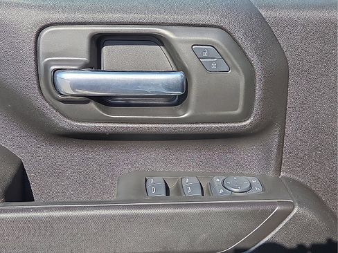 Certified 2025 Chevrolet Silverado 2500 Custom w/ Custom Value Package AWD/4WD image 13