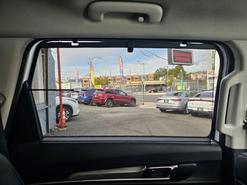 Used 2020 Kia Telluride EX w/ EX Premium Package image 12