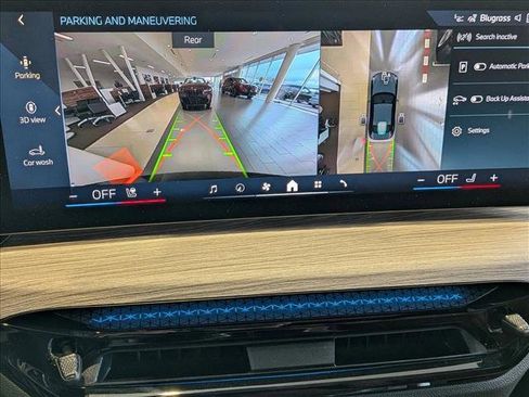 Used 2025 BMW 230i Coupe w/ M Sport Package RWD image 12