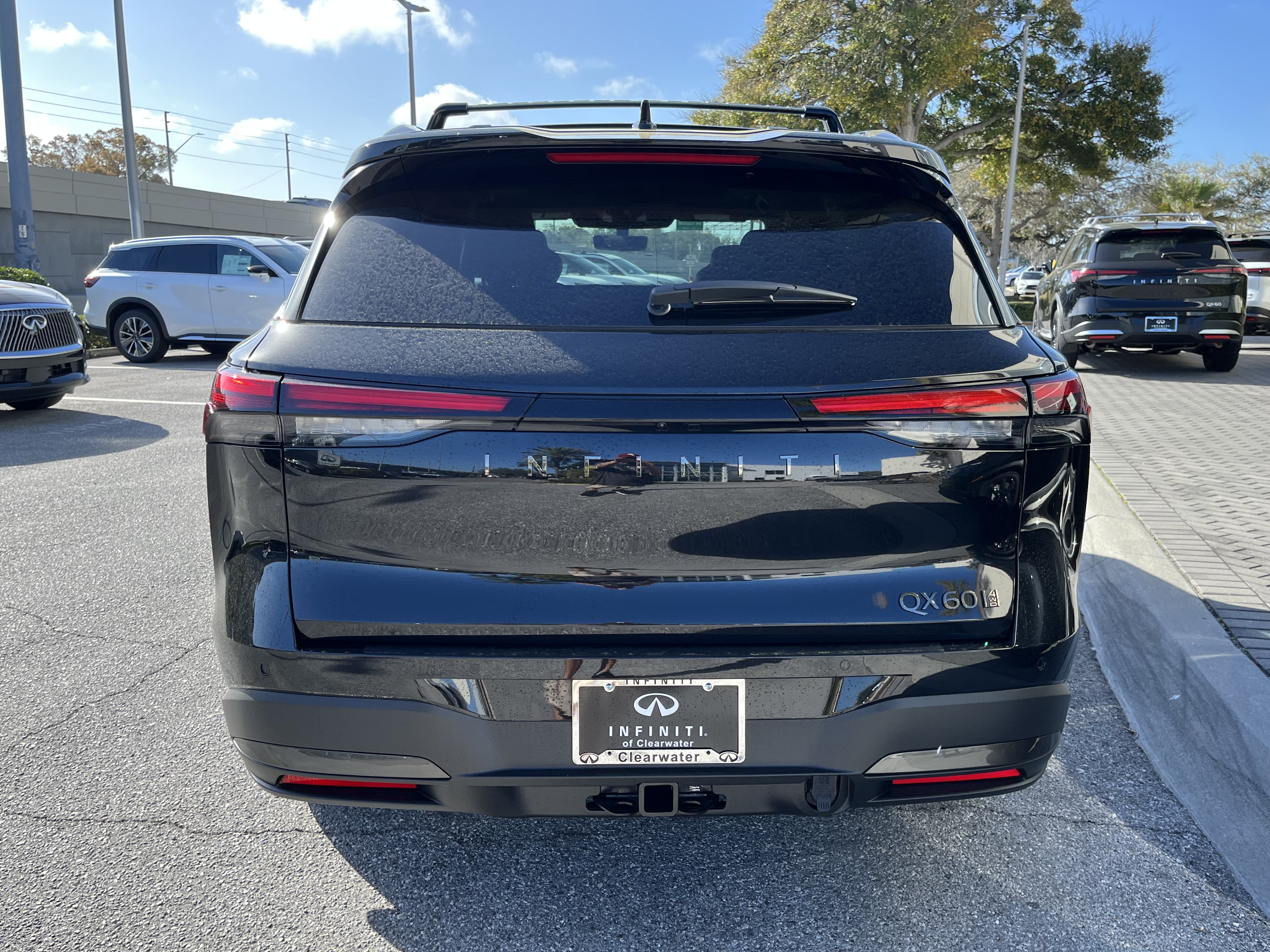 Used 2026 INFINITI QX60 Autograph w/ Dark Cargo Package AWD/4WD image 4