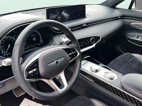 Used 2022 Genesis GV70 3.5T Sport w/ Sport Prestige Package image 10