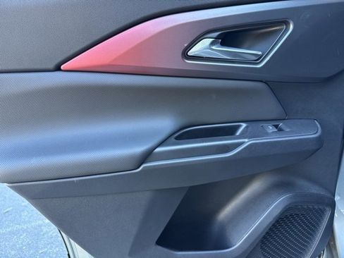 Used 2024 Chevrolet Equinox EV RS image 24