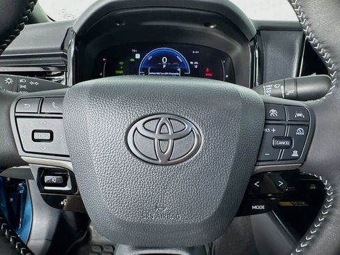 Used 2026 Toyota Camry SE w/ Convenience Package image 16