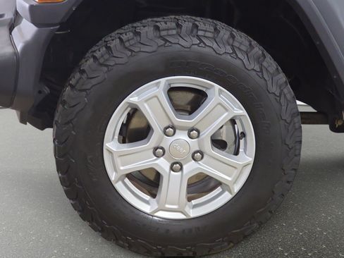 Used 2018 Jeep Wrangler Unlimited Sport S AWD/4WD image 30