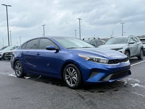 Used 2022 Kia Forte LXS FWD image 3