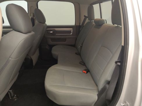 Used 2018 RAM 1500 Classic SLT RWD image 18