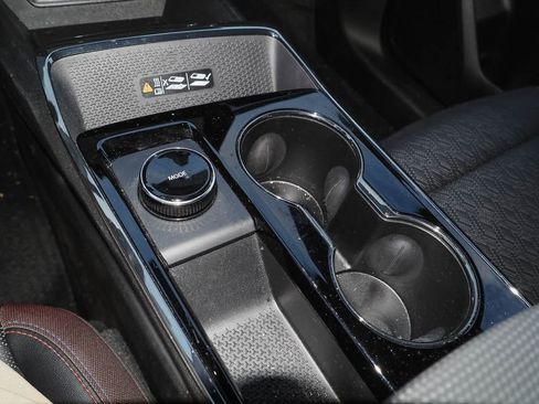 Certified 2025 Chevrolet Equinox RS w/ Safety and Technology Package image 17