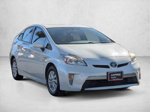 Used 2015 Toyota Prius Prime Advanced image 3