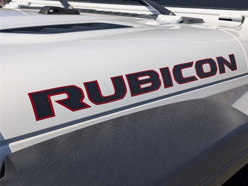 Used 2021 Jeep Gladiator Rubicon image 11