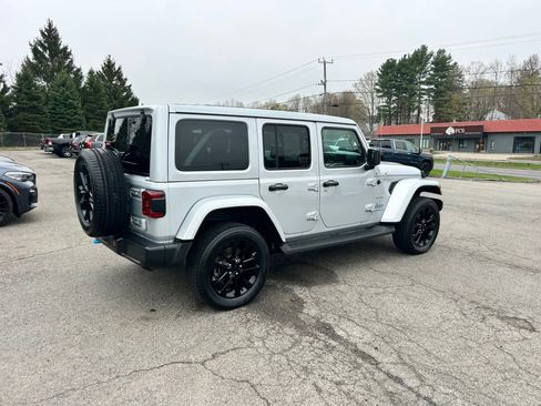 Used 2023 Jeep Wrangler Sahara w/ Cold Weather Group image 6