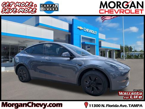 Used 2023 Tesla Model Y Long Range AWD/4WD image 1