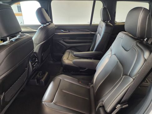 Certified 2025 Jeep Grand Cherokee L Limited w/ Black Appearance Package AWD/4WD image 14