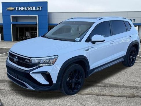 Used 2022 Volkswagen Taos SE FWD image 30