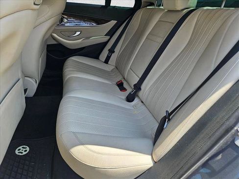 Used 2018 Mercedes-Benz E 300 image 13