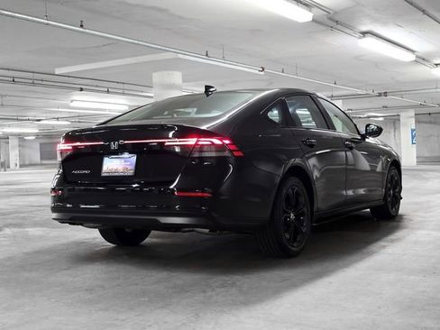New 2025 Honda Accord SE image 33