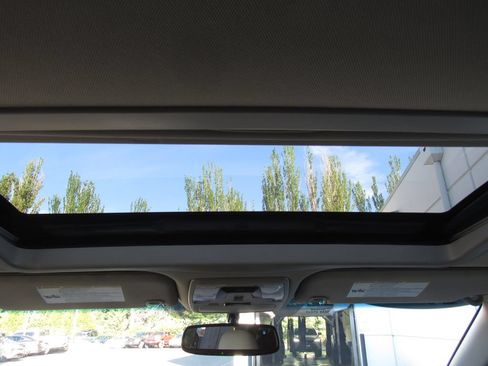 Used 2016 Toyota Sienna XLE w/ XLE Navigation Package FWD image 30