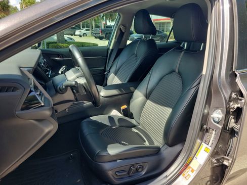 Used 2023 Toyota Camry SE FWD image 16