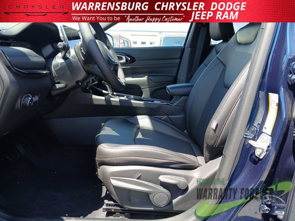 New 2026 Jeep Compass Latitude AWD/4WD image 13