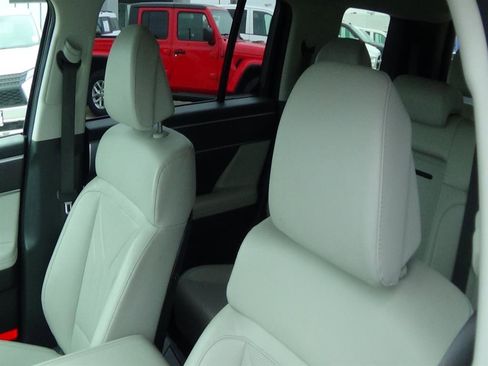 Used 2025 Hyundai Santa Fe SEL image 18