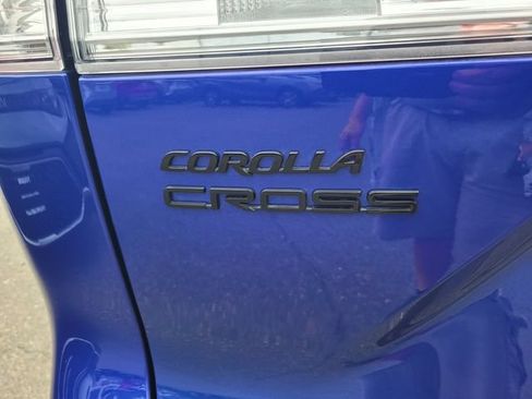 Used 2024 Toyota Corolla Cross AWD Hybrid w/ Moonroof Package image 7