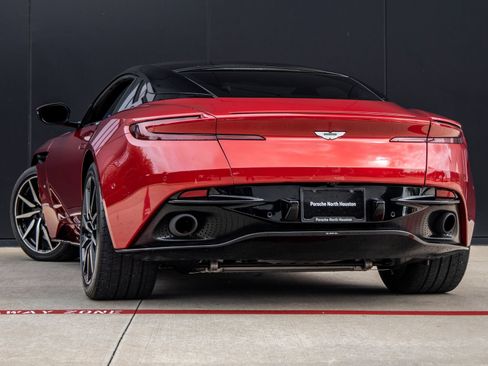 Used 2017 Aston Martin DB11 V12 RWD image 6