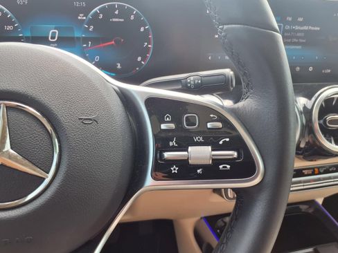 Used 2023 Mercedes-Benz GLB 250 image 15