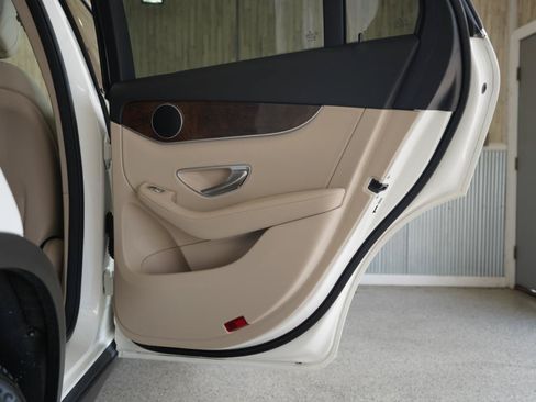 Used 2017 Mercedes-Benz GLC 300 image 39