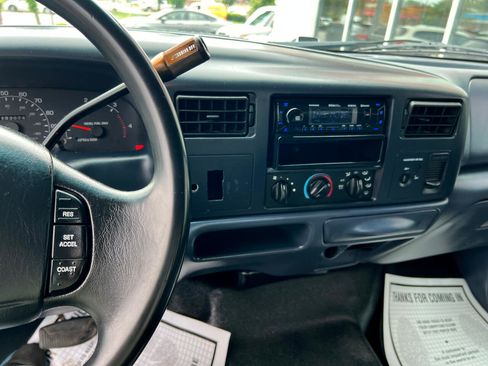 Used 2000 Ford F350 Lariat image 30