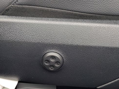 Used 2024 Mercedes-Benz C 300 Sedan image 24