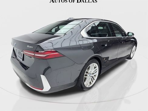 Used 2024 BMW 530i image 9