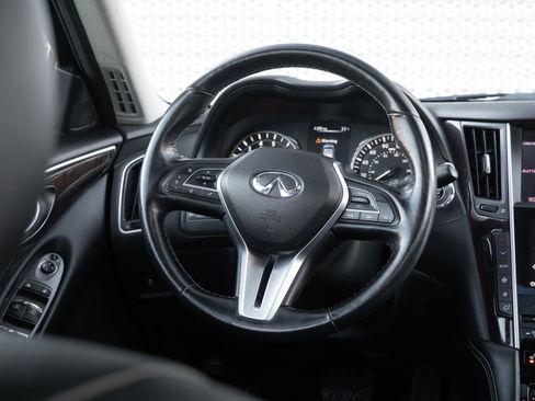 Used 2018 INFINITI Q50 Luxe w/ Essential Package (3.0T Luxe) image 9