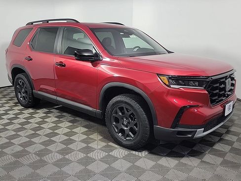 Certified 2023 Honda Pilot TrailSport image 1