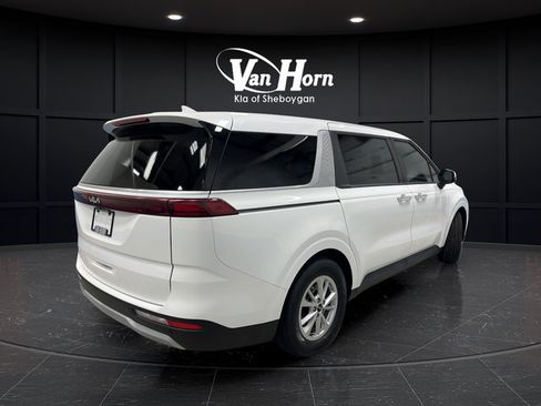 Used 2024 Kia Carnival LX FWD image 7